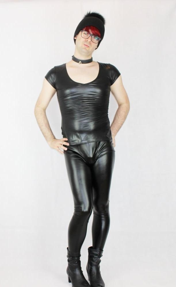 10P Beautiful Twink with leather and latex