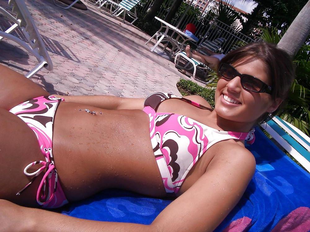 25P Mixed nude beach pics 3
