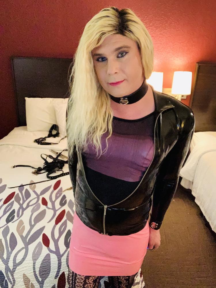 25P Stacy loves latex