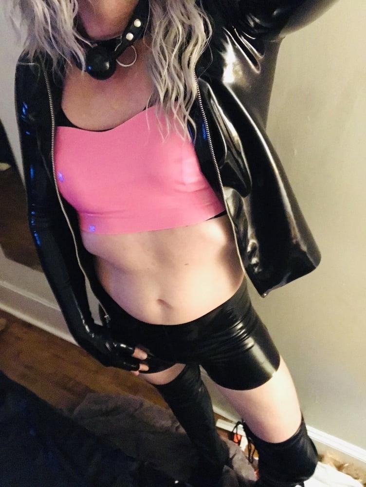 25P Stacy loves latex