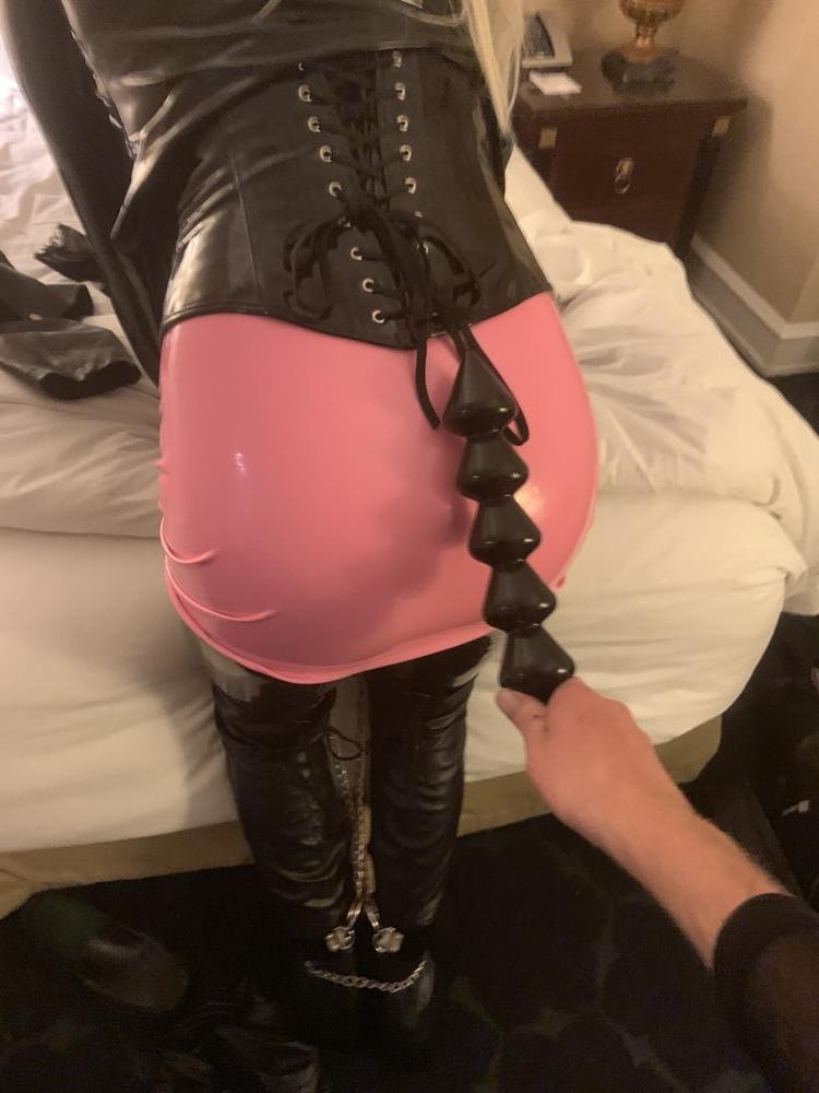 25P Stacy loves latex
