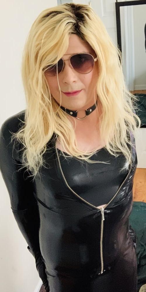 25P Stacy loves latex