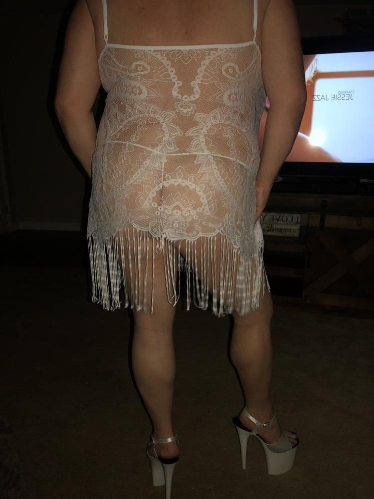 25P White lingerie