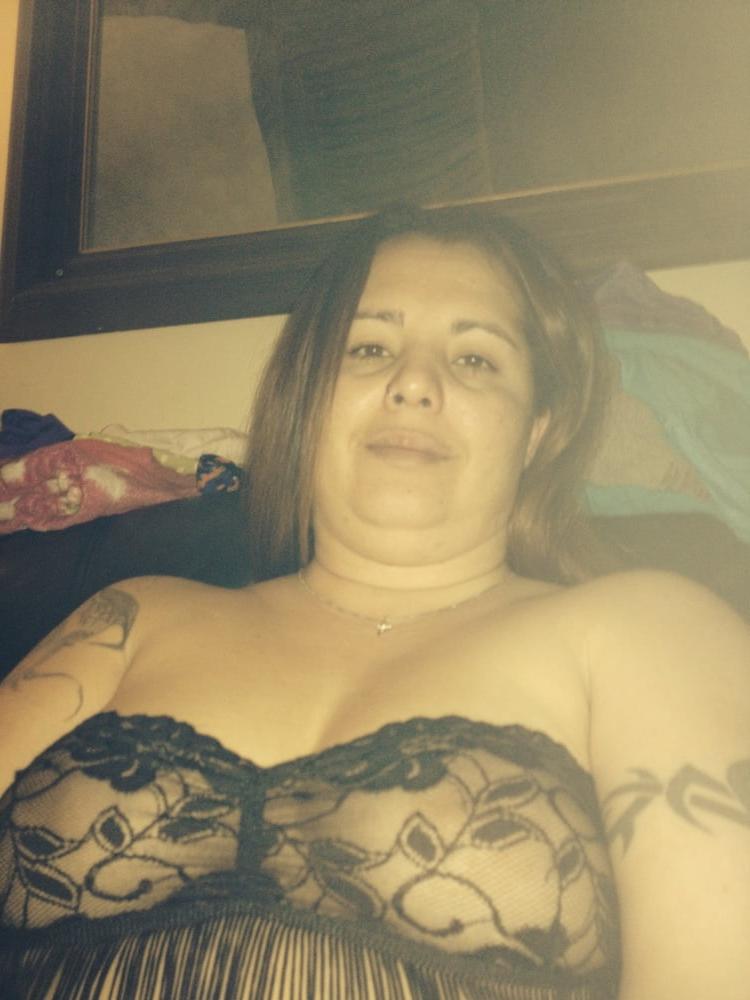 25P Wife In Lingerie