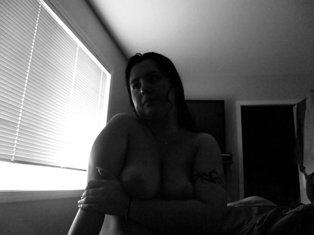 25P Black and White