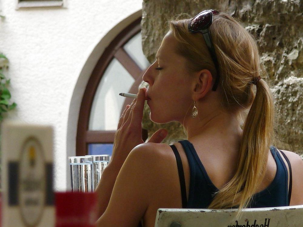17P Wanking Favourites: fuckable smokers 54