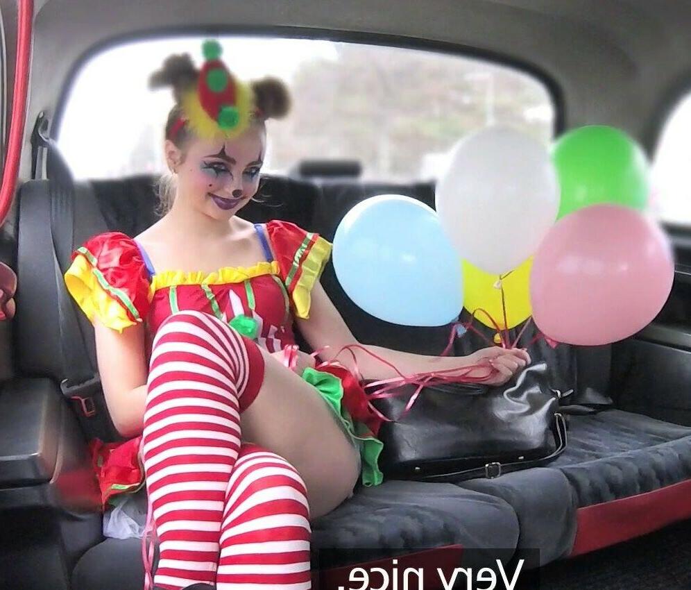 25P Clown Girls nude