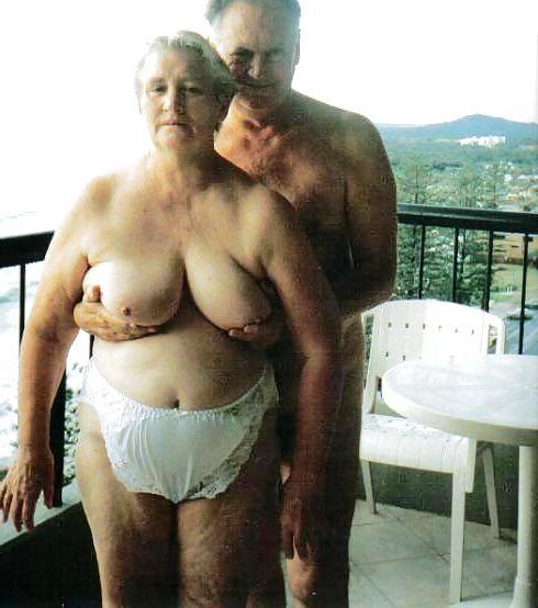 16P Older nudist