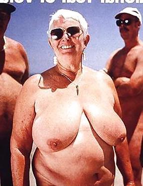 16P Older nudist