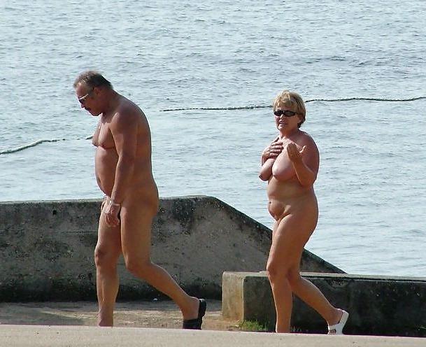 16P Older nudist