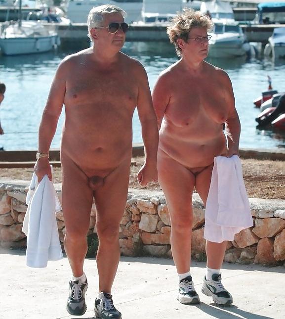 16P Older nudist