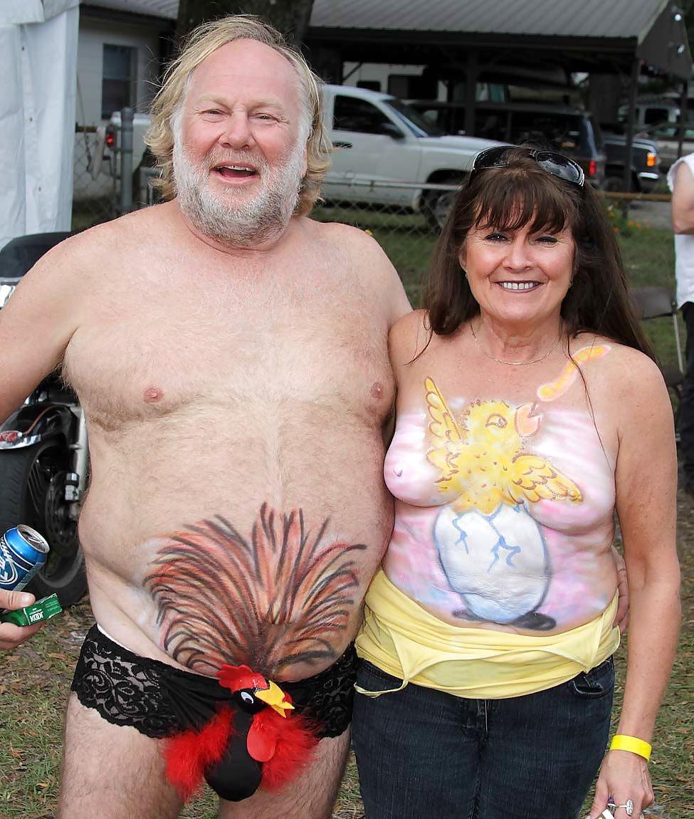 16P Older nudist