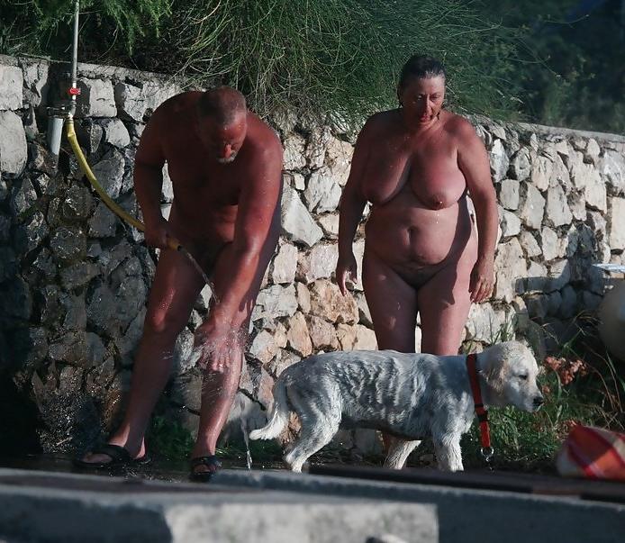 16P Older nudist