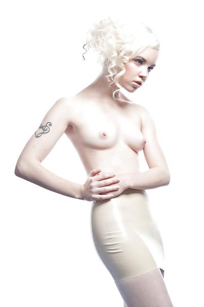 25P Chicks In Latex,By Blondelover