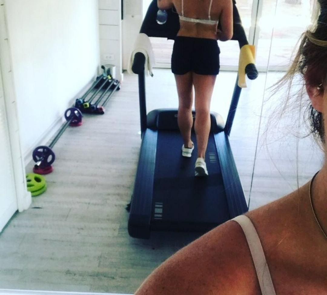 9P Gym_Bunny_x nude