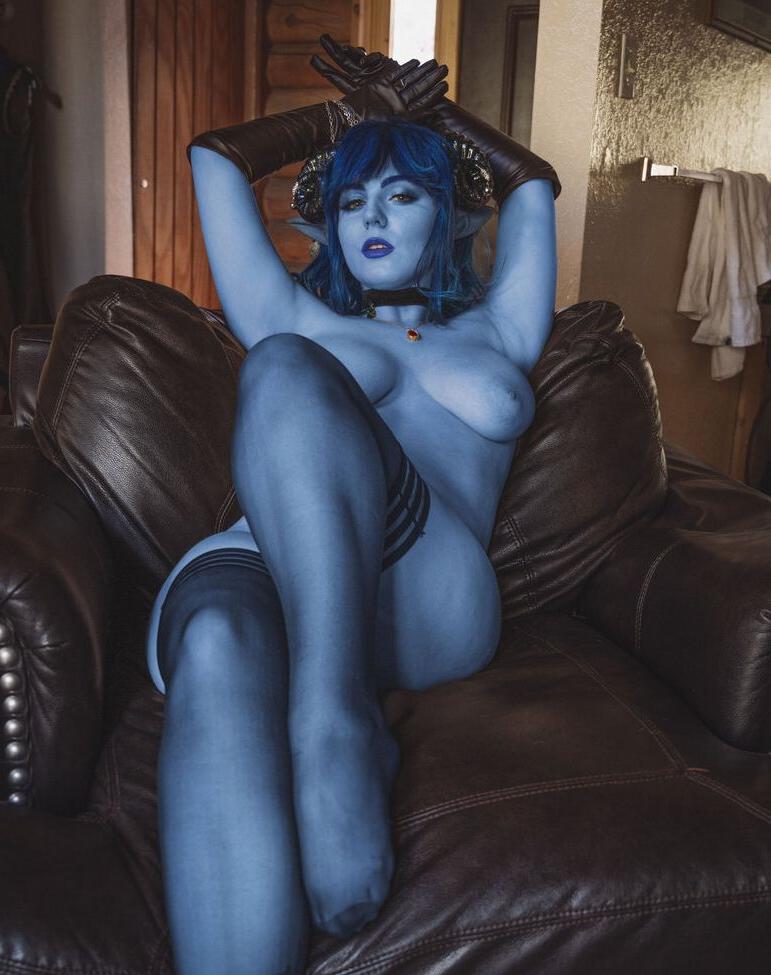 25P The Cosplay Bunny nude