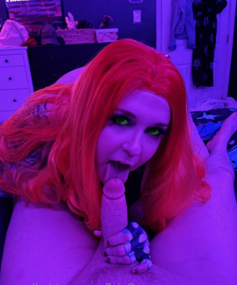 25P Chel Hell Bunny nude