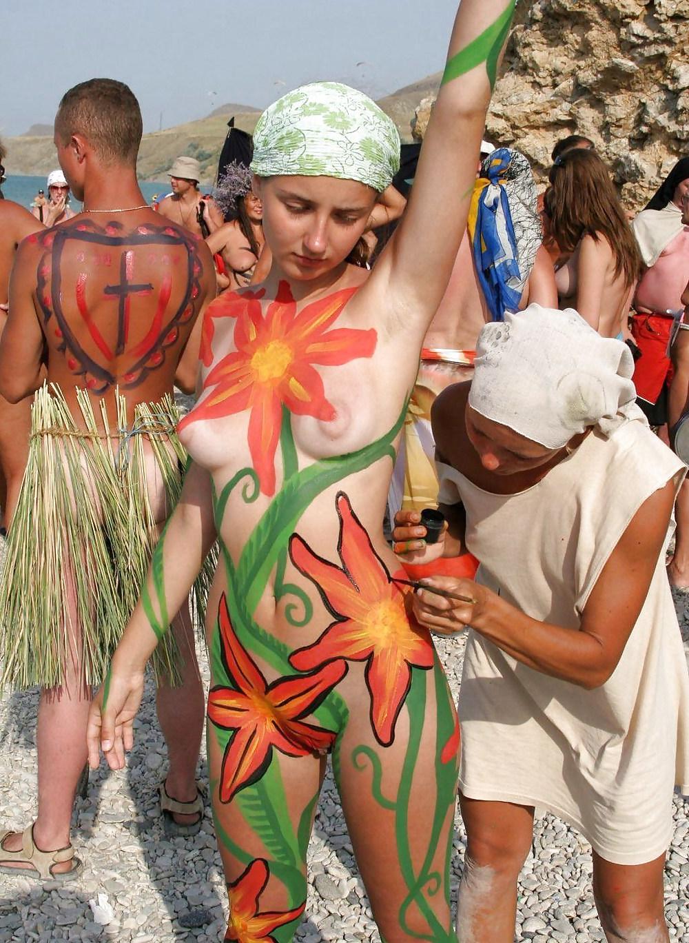 6P Nudist Girl Bodypainting 2