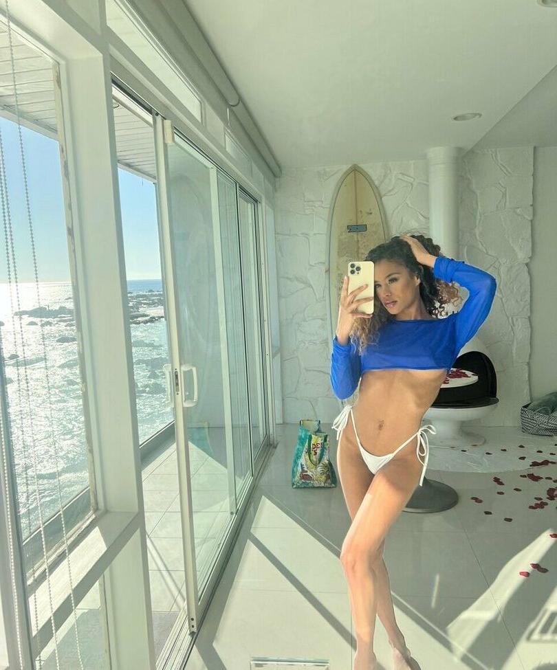 23P Scarlit Scandal nude