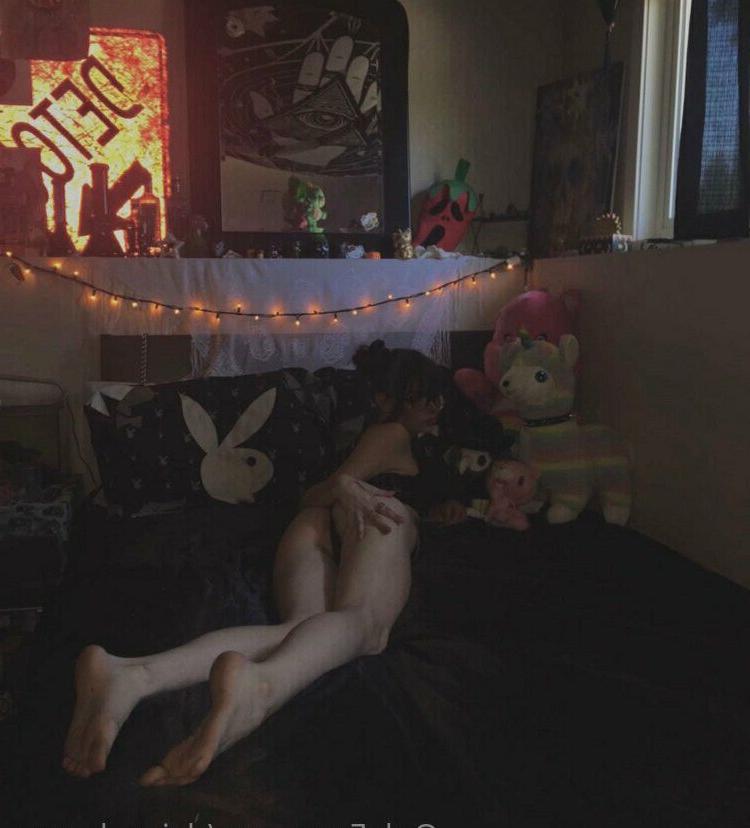 25P Dying_bunny nude