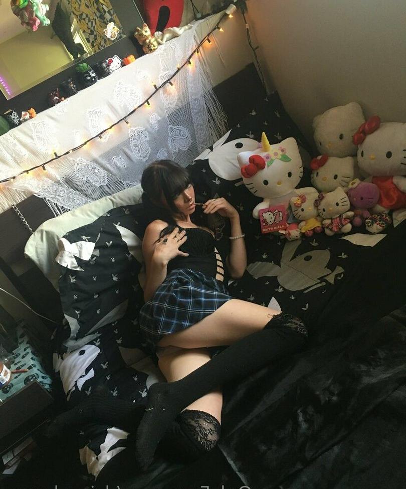 25P Dying_bunny nude
