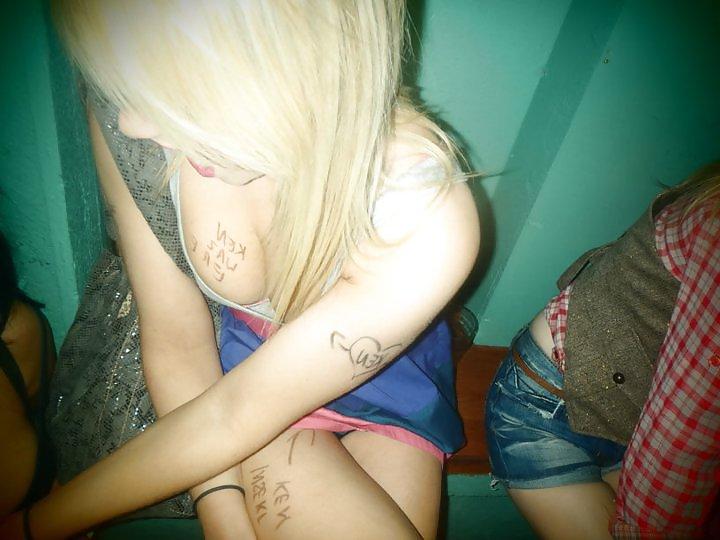 9P Hot blond teen