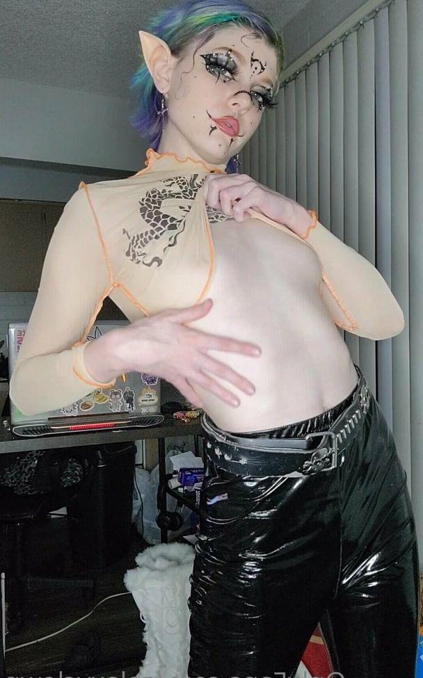 11P Galaxy Clown nude