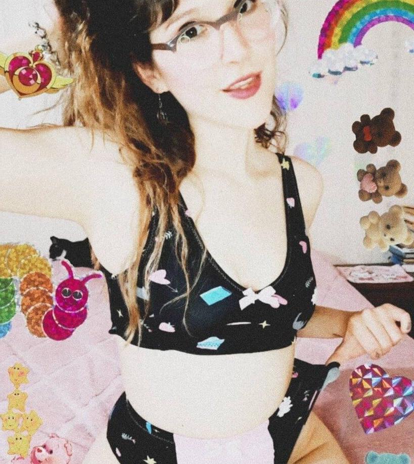 25P Space Bunny nude