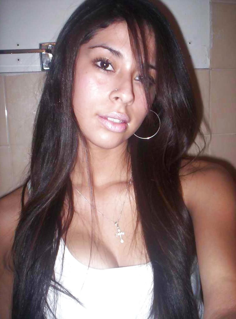 17P Latina de cerca y de lejos