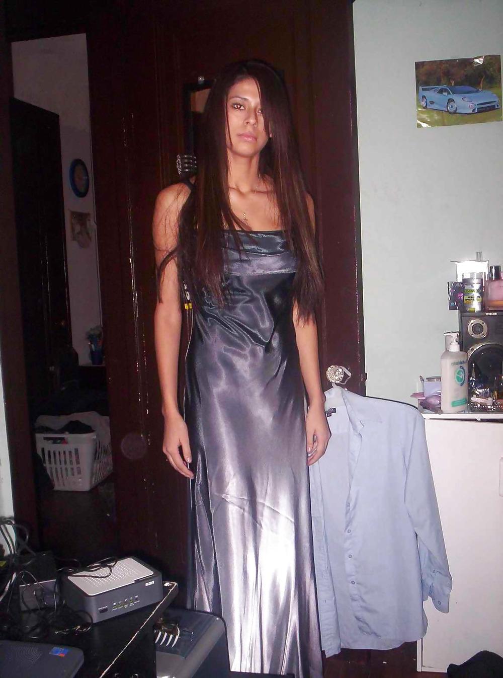 17P Latina de cerca y de lejos