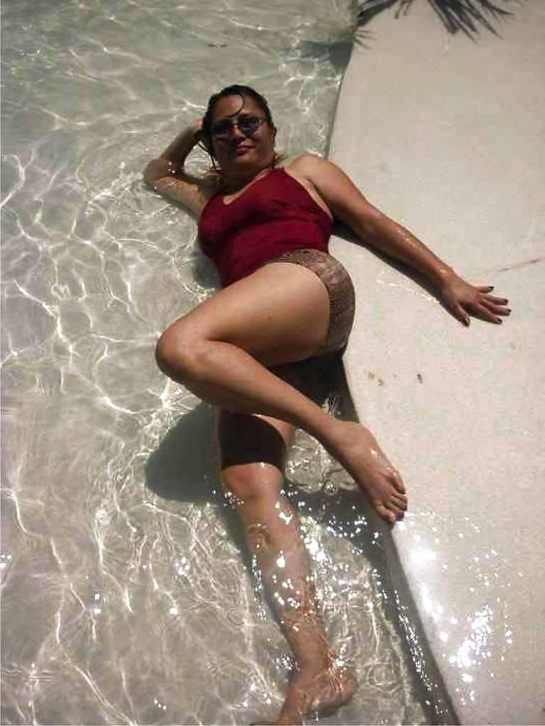 18P Tez - Horny Filipina MILF