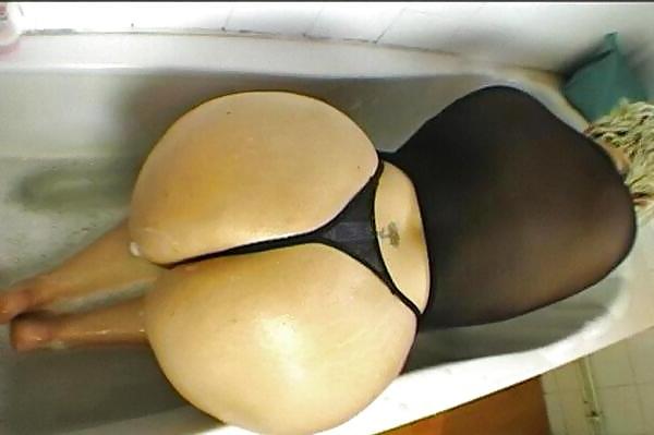 25P Phat Ass White Girls 13