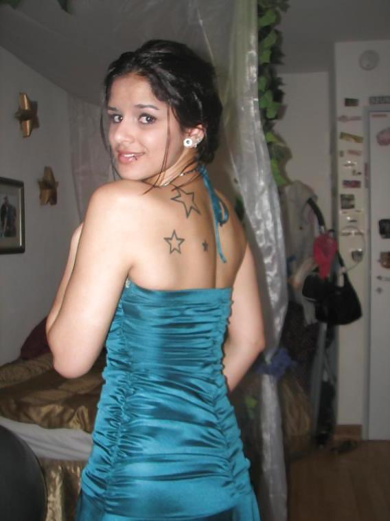 25P SEXY LATINA CHICK