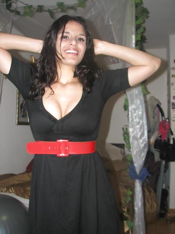 25P SEXY LATINA CHICK