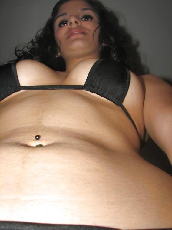 25P SEXY LATINA CHICK