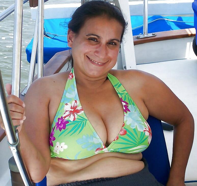 25P Swimsuits bikinis bras bbw mature dressed teen big huge 18