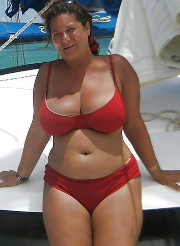 25P Swimsuits bikinis bras bbw mature dressed teen big huge 18