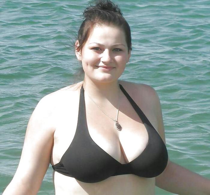 25P Swimsuits bikinis bras bbw mature dressed teen big huge 18