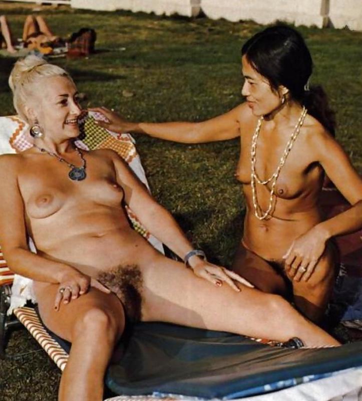 25P VINTAHE NUDISTS: NATURAL HAIRY PUSSY
