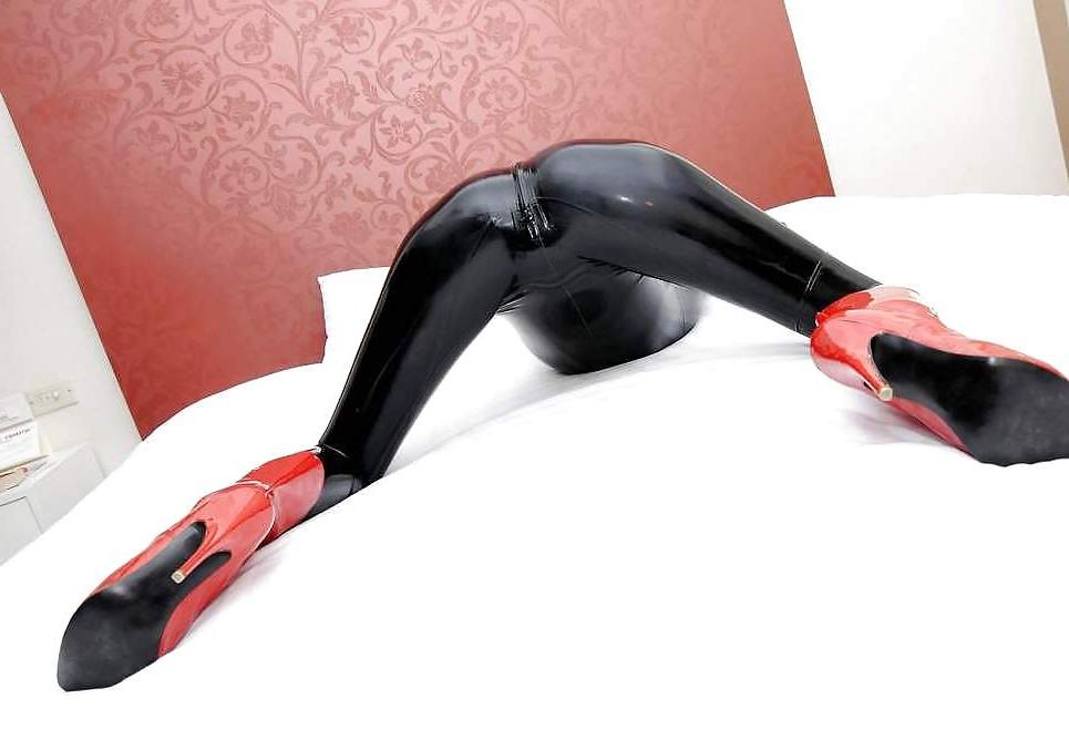 25P Leggins, Latex, Leather