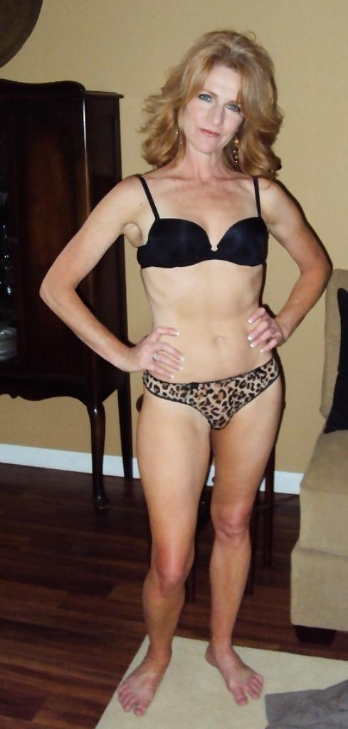 16P Frau in Dessous