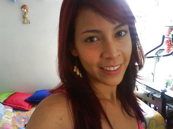 8P Hot Latina Carmen