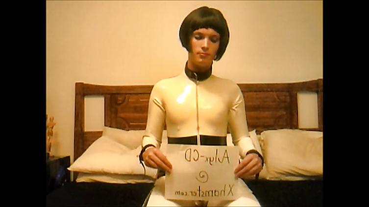 8P Amateur latex  photo shoot outtake's
