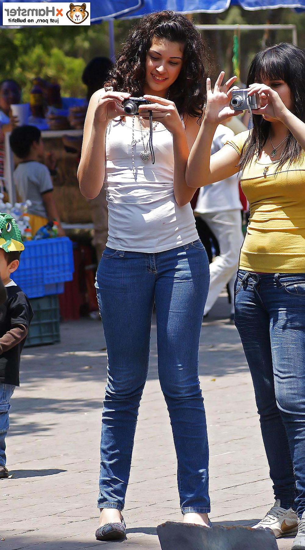 5P Young Latina  Voyeur Pics