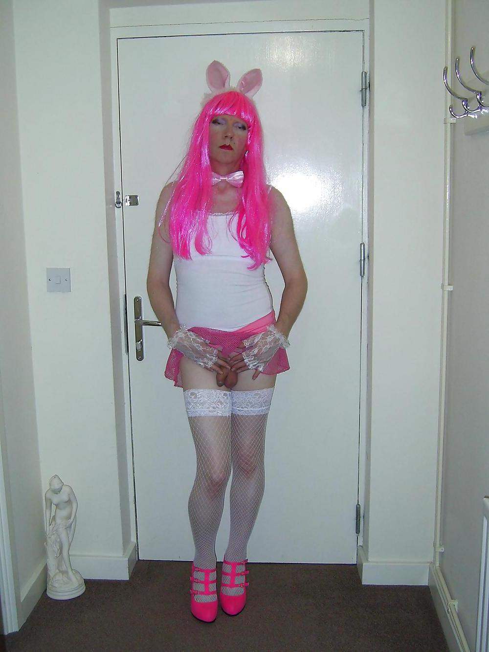 21P Suzi Sucks: Bunny Gurl, 1 of 2