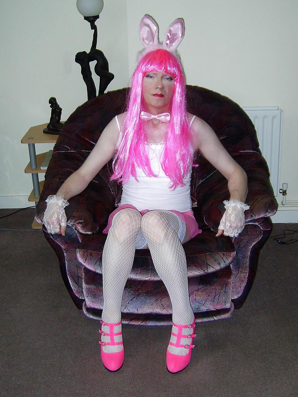 21P Suzi Sucks: Bunny Gurl, 1 of 2