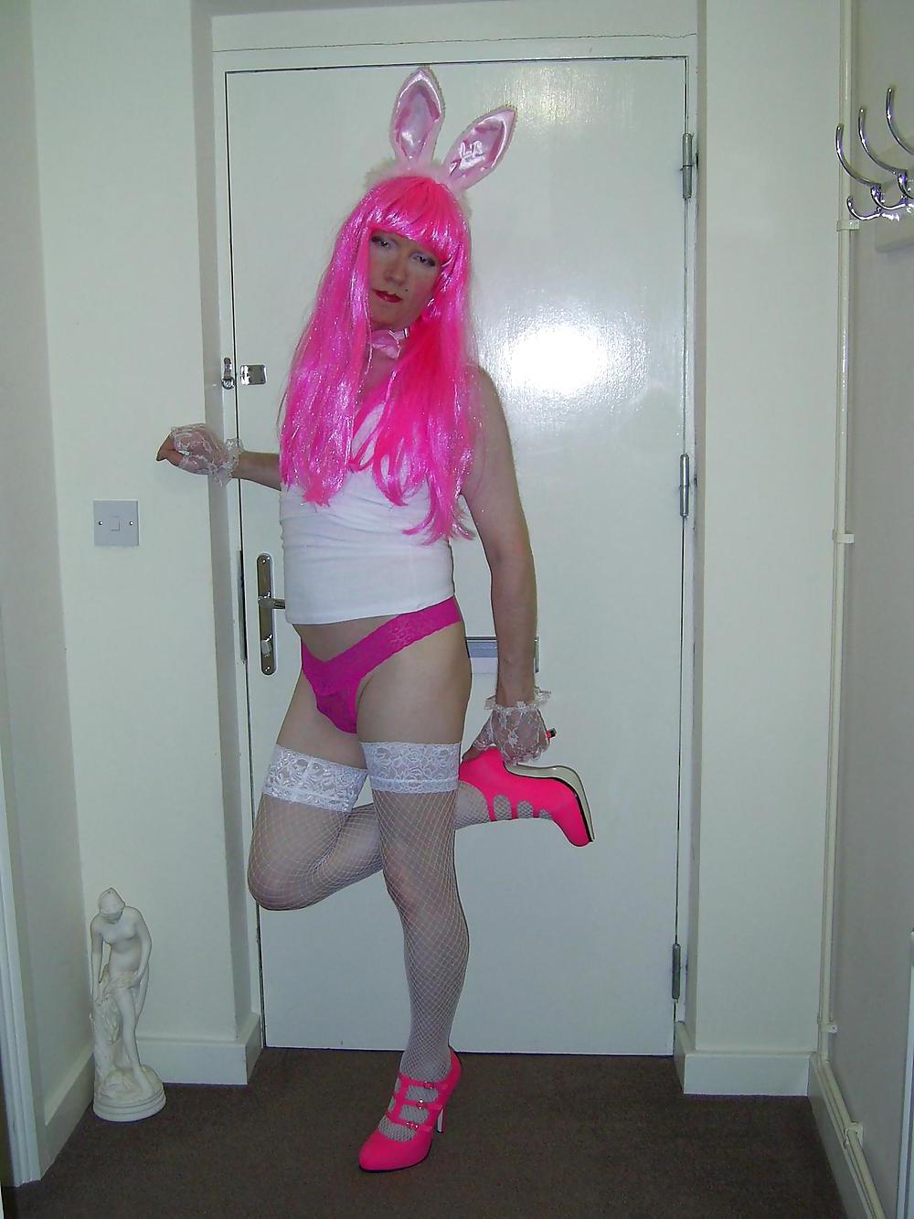 21P Suzi Sucks: Bunny Gurl, 1 of 2