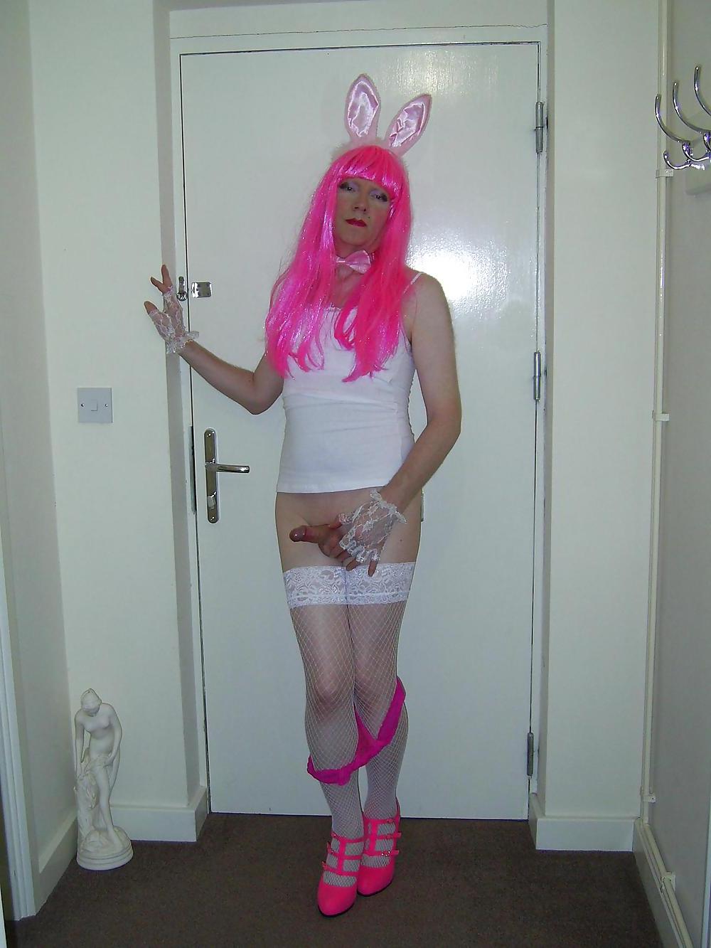 21P Suzi Sucks: Bunny Gurl, 1 of 2