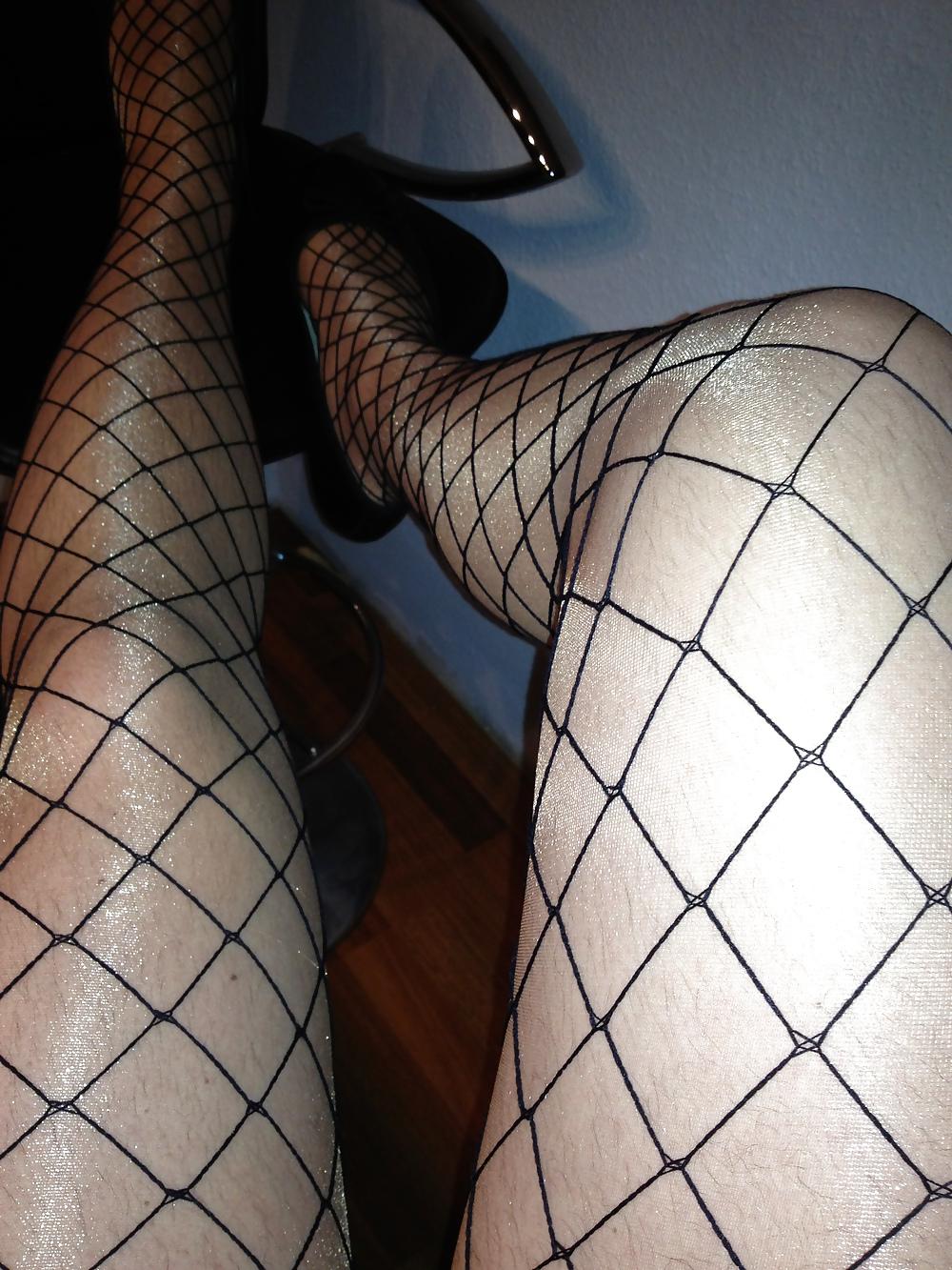 9P Fishnet nylons