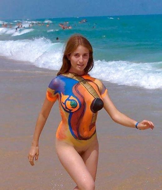 4P Nudist Girl Bodypainting 1